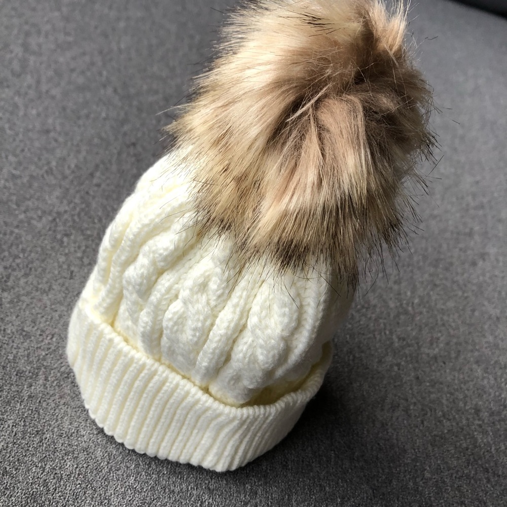 Knit Toque with Faux Fur Pom ~ Cream ~ Brand New! Size Toddler to Child